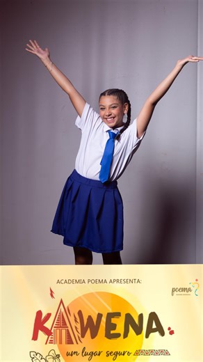 Priscila Ferreira mãe Duda Matias on Instagram: "✨ Kawena – Meu Lugar Seguro ✨ O meu Último musical apresentado 2025 no Teatro Colinas pela Academia Poema. Zatti é aquela personagem que carrega perguntas no coração. Vive entre amizades boas e ruins, tentando consertar laços, entender sentimentos e encontrar seu lugar no mundo. Com pais separados: Tem duas casas, duas famílias… e um medo enorme de não ser compreendida. Mas, ao longo da história, Zatti descobre algo poderoso: o amor dos pais não s