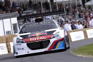 Sebastien Loeb remonte dans sa 208 Pikes Peak !