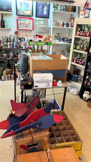 Booth CO2 has loaded up with some of the best!!! Sweetwater Antiques 1-423-351-9480#antiquestore #downtownsweetwater #downtownsweetwater #antiques