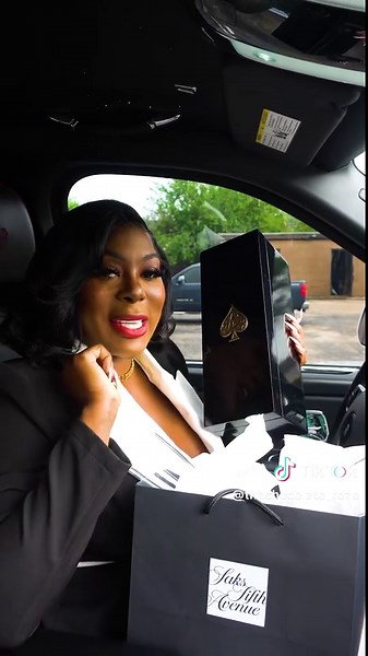 Are you looking for a Platinum Real Estate Agent in Texas? I would love to be your realtor. My Clients are ALL top tier and I am waiting to find you your new home. On this day we chauffeur our client to her closing on her new 5 Bedroom 3.5 Bath in Texas. We started from the beginning to the very end with our client and look to give you a luxurious experience as well. Book your consultation: www.paidinfulltax.com Book : Buyer Rep Consultation S/O to Rashad @luxoexotics in Houston for partnering w