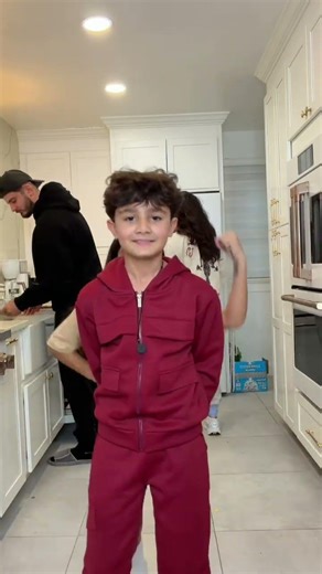 Kids jump on this fun trend #spongebob #dance #nickjr #kids