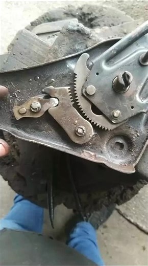 Cómo reparar el mecanismo de asiento reclinable de auto