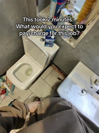 Quick job, clean finish. What would you expect to pay / charge for this? #handyman #silicone #homeimprovement