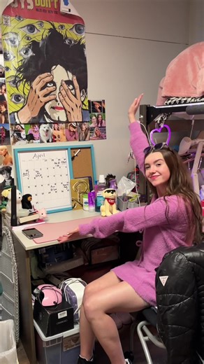 Denny Dorms heads to Shorney Hall to meet Tori and Kendall and check out their closet space, Halloween costumes, and a rather impressive snack cart! #collegelife #dormlife