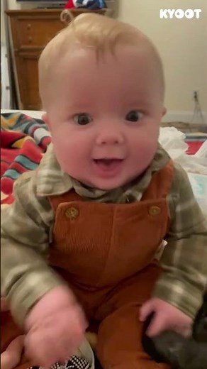 Who needs to talk when you're this adorable? 👶🏻 #babies #babble #cute #funny #shorts