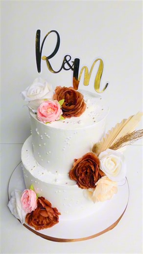 2Tier Rustic Themed Wedding Cake 🤎🌸 Thank you, Ma’am Melody 🤎 📍Binagbag, Angat, Bulacan For orders and inquiries, feel free to send us a message 📩 #bakedbyraizza #pandibulacancake #bulacaneventsupplier #bulacancakes #cakecelebration #customcakes #cakeart #bespokecake #cake #weddingcake | Baked by Raizza