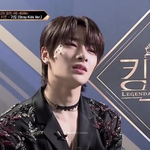 Jeongin Crying Compilation: Heartbreaking Moments