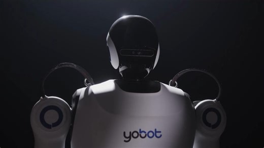 埃夫特第一代人形机器人Yobot登场！