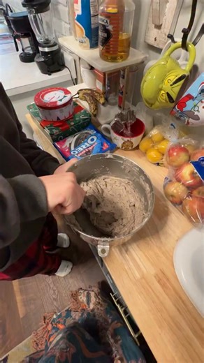 Oreo icing.. We’re making Oreo cookie sandwiches today. We’ve not made them before. But we know everyone likes oreos. Our thing is coming up with different cookie sandwiches. These are gonna be rich. But thats kinda how I cook in general. Lots of flavor and fat. Alec keeps asking how much butter is in them🤔🥴. All I can say is I lose track.🤷🏻‍♀️ To be continued… | Michelle Lee