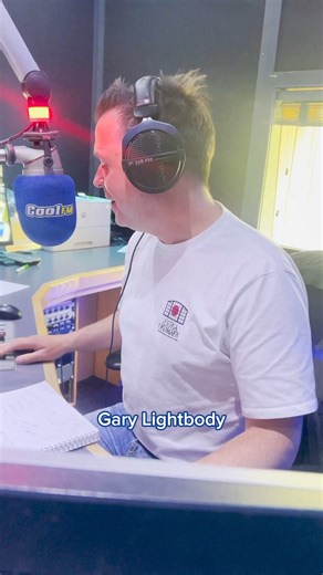 Find out how Gary Lightbody got Pete, Paulo & Rebecca in trouble 🫣 #snowpatrol #garylightbody | Cool FM