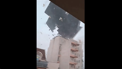 PHOTOS, VIDEO: Yesterday's storm tore roofs off buildings, left areas without proper transportation, electricity in Hungary