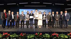 The HKUST School of Engineering proudly held its inaugural Distinguished Engineering Alumni Award Ceremony on Saturday, January 10, honoring three outstanding individuals for their remarkable achievements and contributions to society, profession, and their alma mater. In alphabetical order: 🏅 Award for Professional Achievement and Contribution to Community Dr. Jack LAU, PhD(ELEC) Founder of Perception Digital Adjunct Professor of Electronic and Computer Engineering 🏅 Award for Devoted Service 