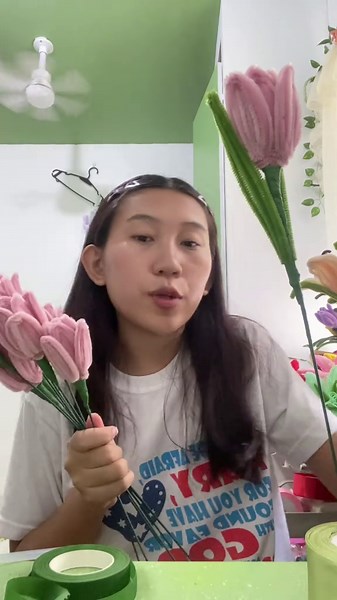 Treasure Mall's Pink Set of Fuzzy Wires for Beginners and perfect for practice 🥰🌷 Tulips Flowers tooo 🌷 #craftok #foryoupage❤️❤️ #tulips