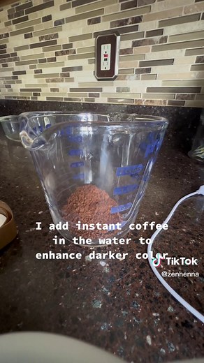 Walking you through my process for henna hair application 💚🍃 #fyp #foryoupage #hennaasmr #asmrvideo #hennaartist #hennaart #naturalhair #hairdyetutorial #hennatutorial