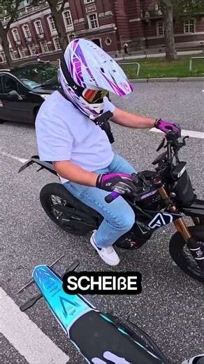 Die Polizei fährt zu schnell?