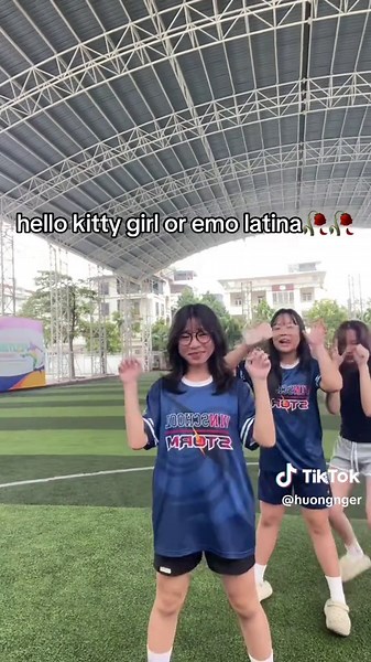 Emo Latina vs. Hello Kitty Girl: A Fun Comparison