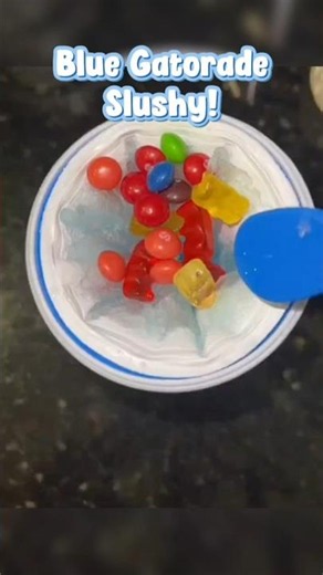 Blue Gatorade Slushy! Add some toppings! #slushy #slushycup