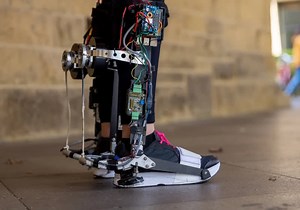 Raspberry Pi-powered exoskeleton makes walking faster and easier