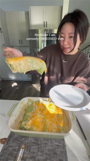 Angie’s Table 🇰🇷🇺🇸 on Instagram: "This is easily one of my favorite easy low carb, high protein weeknight meal that also turns into a semi meal prep because it makes so many. I absolutely love @siete products. This enchilada sauce and @missionfoodus low carb tortillas is an absolute lifesaver. Bake it in the oven at 375F for about 10 minutes or until the cheese is cheesin 🧀 (melted) #enchiladas #ketofriendlymeals #highproteinmeals #mealprep #mexicanfood"