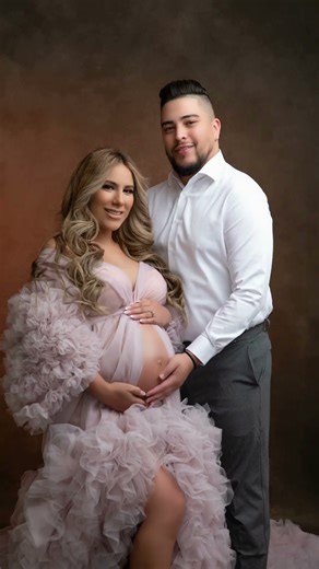 Stylish maternity looks made simple with Stylgowns