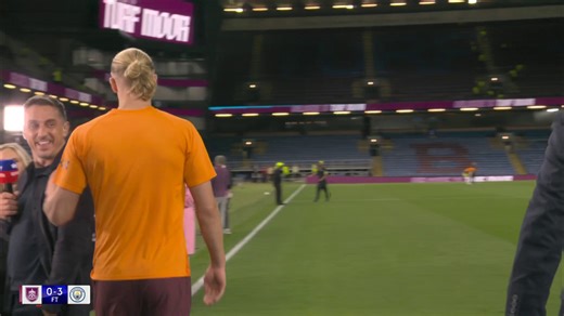 A Haaland backslap for Gary Neville 👊😆 | Sky Sports