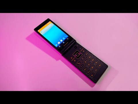 This folding Android phone was from 2015! | Lenovo A588T Throwback