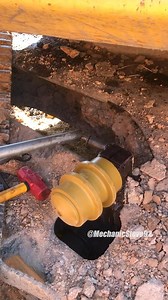 Front Idler & Final Drive Replacement – Back to Work Stronger. #FinalDrive #FrontIdler #ExcavatorRepair #HeavyMachinery #TrackMachineFix #EquipmentMaintenance #MachineRepair #ConstructionLife #HydraulicDrive #MechanicWork | Mechanic Steve