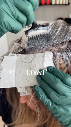 How to Blend Grays with Highlights and Root Shadowing | L'Oréal Professionnel