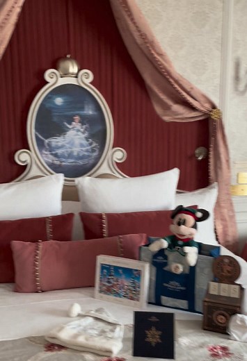 Explore the Cinderella Royal Suite at Disneyland Paris