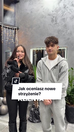 Krótka rozmowa z naszym klientem po strzyżeniu ✂️ Jak wrażenia? Jak efekt końcowy? 👀 Autentyczna opinia, prawdziwa metamorfoza 💈 Zapraszamy do X Barber Bemowo 📍 Człuchowska 49/U5, Warszawa #XBarberBemowo #OpiniaKlienta #BarberWarszawa