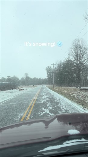 Woke up to snow this morning! ❄️