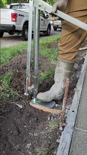 JackJaw 200 Stake Puller