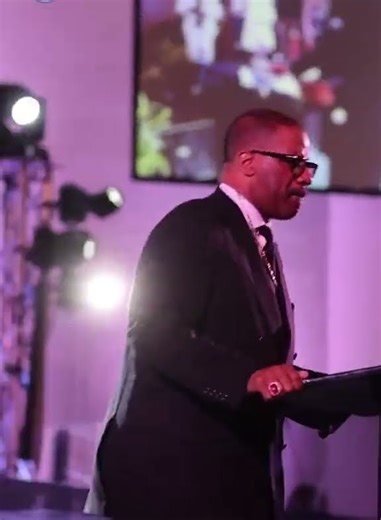 PRAISE BREAK with the PRESIDING BISHOP of the (COGIC) CHURCH OF GOD IN CHRIST - GO AHEAD PRAISE HIM