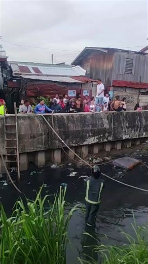 Fire Alarm Sitio River Side Barangay Tejero, Cebu City Raised to 3rd alarm as per BFP Cebu City Standby for more updates. CEBU CITY EMERGENCY HOTLINES For any emergencies or inquiries, please contact our Cebu City Command Center emergency Hotline at: SMART : 0932 537 777O GLOBE : 0917 839 9896 PLDT : 266 6317 📸 Ruel Suico Social Media In-Charge | Cebu City Disaster Risk Reduction and Management Office-CCDRRMO