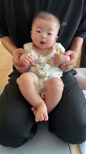 赤ちゃんの可愛いダンス動画集