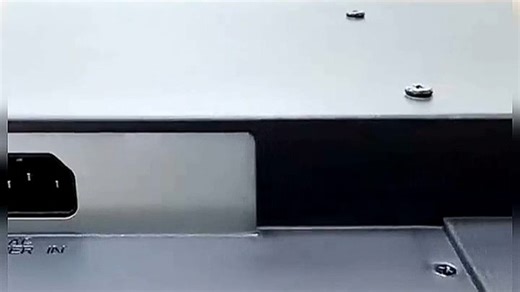 戴尔G2725D显示器支持前后俯仰调节，方便日常办公或观影时找到最佳视角，提升舒适度，有效缓解颈椎压力。