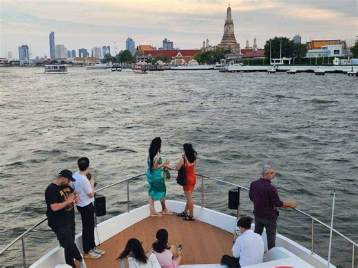 Unlimited Drinks, Iconic Views: Chao Phraya Booze Cruise