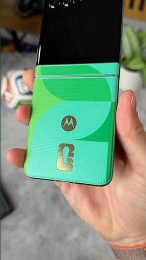 Unboxing the Motorola Razr FIFA World Cup Edition! 🏆 ⚽️ @M‪@MotorolaUS‬