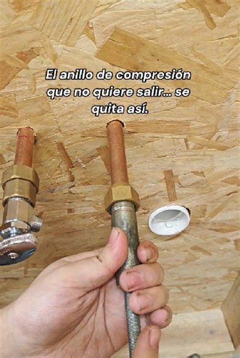 Removing old compression rings from pipes can be a nightmare, especially in tight plumbing spaces. This compression sleeve puller easily removes stuck ferrules from 1/2