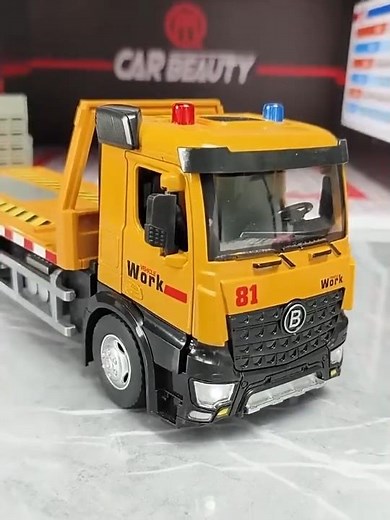 Metal Diecast Tow Truck Model for Boys: Realistic Construction Truck Toy with Simulated Features!
