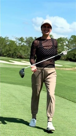 Par 4, cross the water and you are next to the green. #golfinfluencer #golfskill #golftips