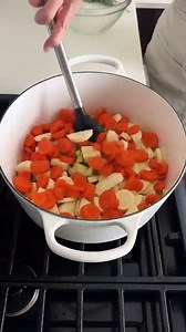 35K views · 486 reactions | The best homemade trail mix granola bars! Recipe: https://downshiftology.com/recipes/trail-mix-granola-bars/ | Downshiftology | Facebook