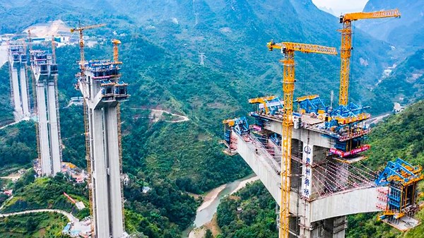Amazing Industrial Process of Constructing Gigantic Bridges