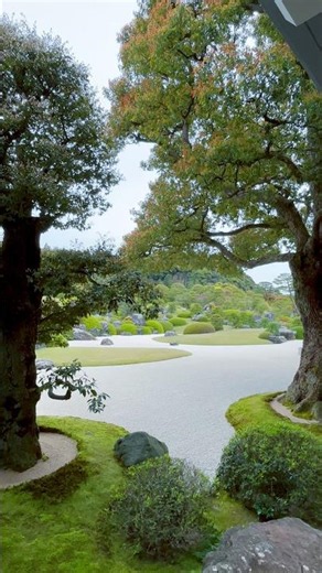 島根自駕必訪絕景❗️極致完美的日式庭園 #足立美術館 #島根観光 #日本山陰山陽 #日本自駕遊 #JapanTravel #日本自由行 #日式庭園 #日本第一庭園 #shorts