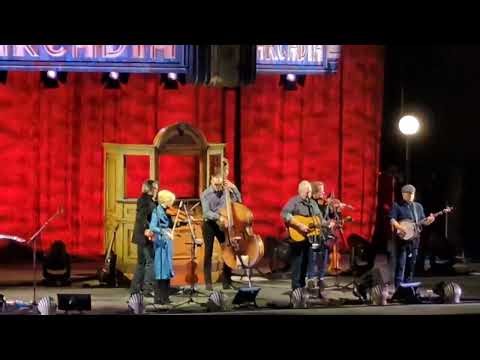 Alison Krauss & Union Station - "Sawing On The Strings" (09.04.25, Devon Amphitheater, Decatur IL)