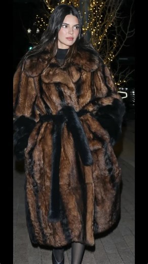 Penny Mor on Instagram: "Kendall Jenner’s Aspen trips often feature glamorous fur coats, mixing luxury with cozy winter style, sparking fashion buzz but also animal rights debate, as she rocks everything from vintage Balenciaga to modern Fendi, paired with leather pants, sunglasses, and boots for chic, high-fashion looks that transform the snowy town into her personal runway."