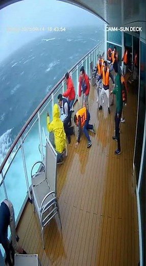 Action camera shows terrifying waves crashing into cruise during trip 🌊😨