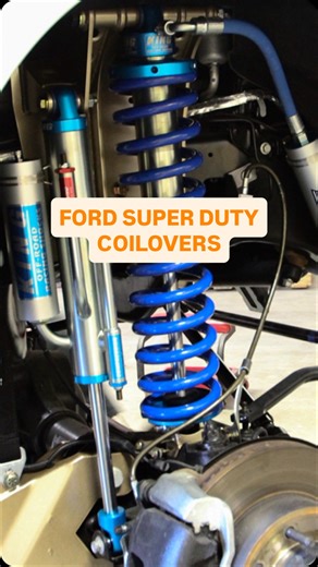 Bolt on coilovers for comfort on your Ford Super Duty? Probably not the move if we are being honest, but what shock options will give you that comfort you are looking for? @fox 2.0 shocks are the most comfortable option we have tested for the money. Super plush particularly over those smaller bumps. If we had one complaint it is that they are a little loose under load or for any lthing more than the most basic trails. So what’s the sweet spot? 2.5 Performance Series HTOs let you have your caje a