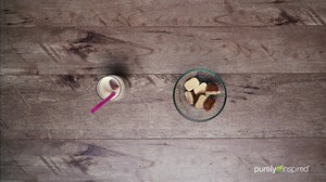 Chocolate ice cubes are such a unique and refreshing way to add some protein-packed deliciousness to your drink! ⠀⠀⠀⠀⠀⠀⠀⠀⠀⠀⠀⠀ Chewing ice isn’t the best for your teeth, but you might not be able to resist with these Milk Chocolate Protein Ice Cubes! 🥛🍫 #firstdayofsummer | Purely Inspired Nutrition