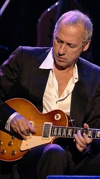 The Heart-Struding Melody of Two Guitar Legends🔥#ericclapton #markknopfler #direstraits#shorts#short